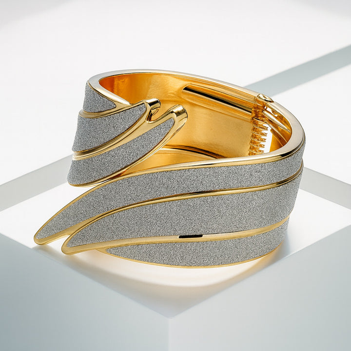 Cecilia - Spiral Luminescence Bracelet